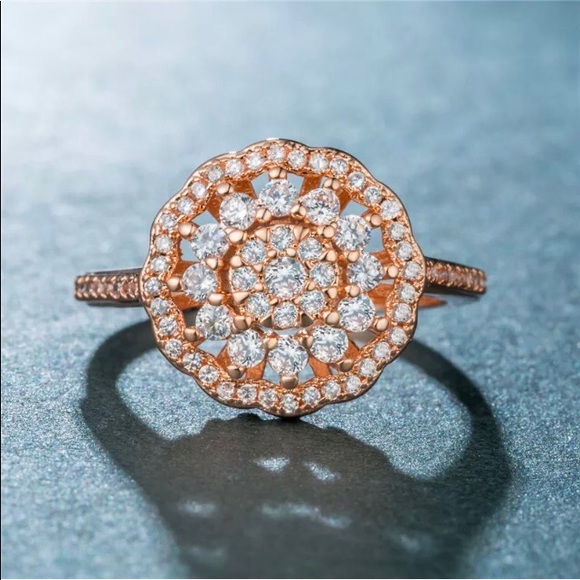 - 🌹 So pretty Round White Sapphires Set in… - Picture 3 of 6